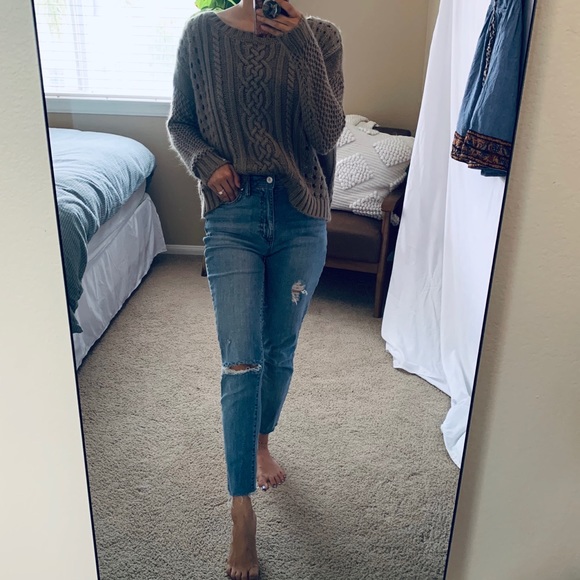 Trouve Loose Cropped Cable Knit Sweater - Picture 8 of 9